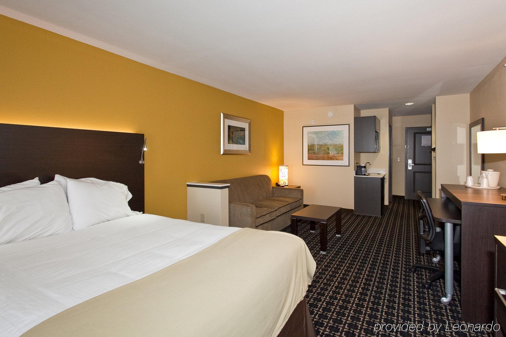 Holiday Inn Express Newton, An Ihg Hotel Buitenkant foto